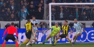 La Conmebol publicó el audio del VAR del penal a Maravilla Martínez en Racing