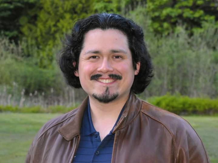 Lynnwood candidate Dio Boucsieguez admits he performed songs with racist, sexually explicit lyrics