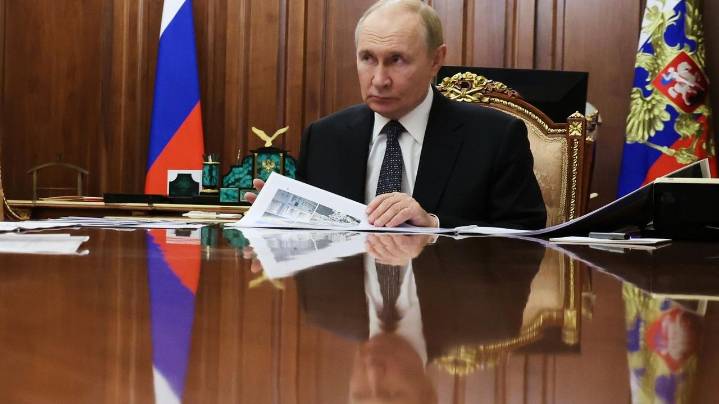 Russian forces break into another region of Ukraine with peace efforts stuck