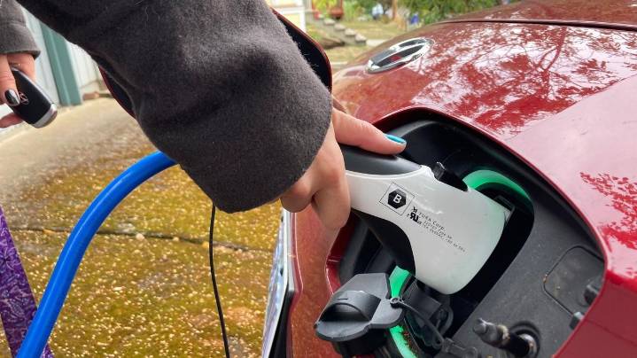 Oregon could join Hawaii in mandating pay-per-mile fees for EV owners as gas tax projections fall