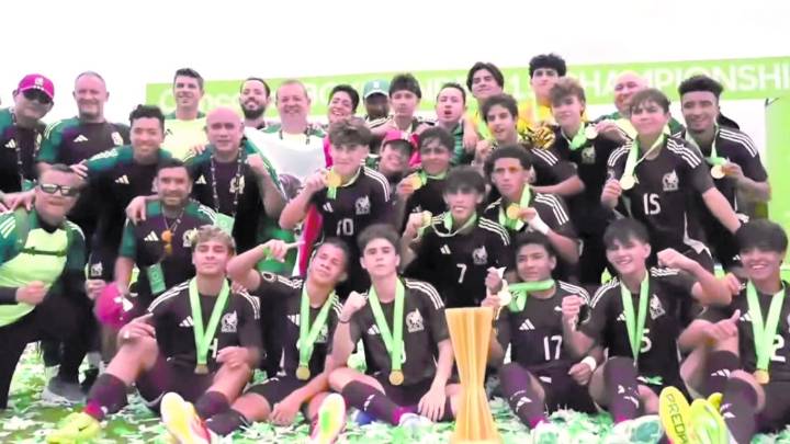 Selección de Mexicana Sub-15 campeona del Campeonato de la Concacaf