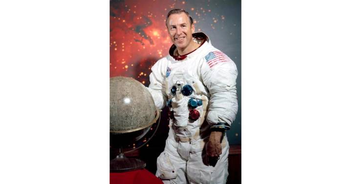 Jim Lovell, héroe de la NASA y comandante de Apolo 13, fallece a los 97 años en Illinois (EE.UU.)