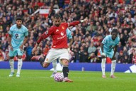 Relief for Amorim as Man United grabs stoppage-time winner with Fernandes penalty