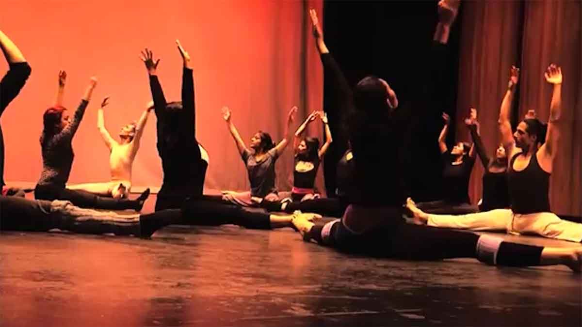 Entregan becas a 76 obras de artes escénicas en Enartes 2025