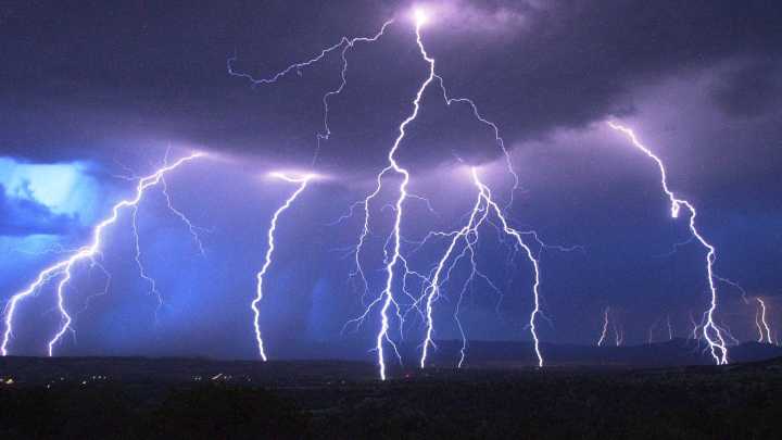 Severe thunderstorm warning issued for Phoenix area