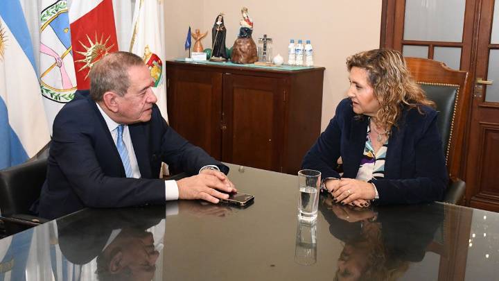 La intendente recibió en el salón de acuerdos al Defensor del Pueblo