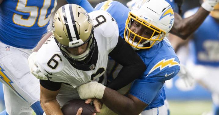 Saints QB Tyler Shough wears a wrap around bruised knee after loss. Here's what we know.