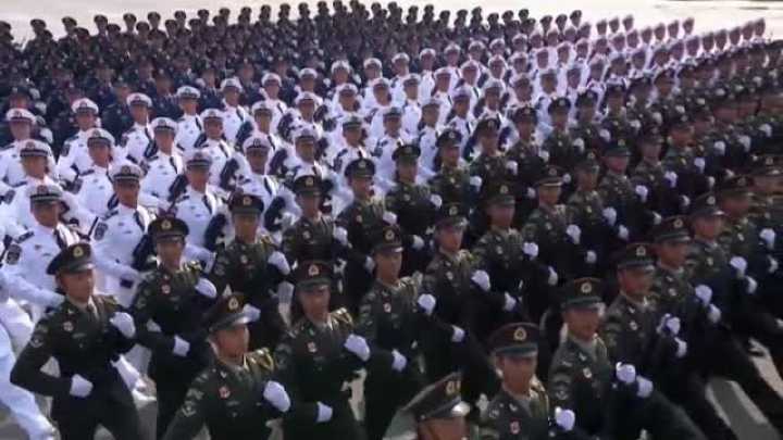 China organiza gran desfile militar mientras Xi Jinping recibe a líderes sancionados