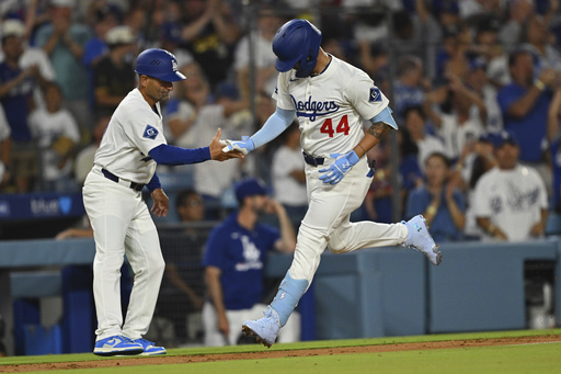 Sheehan brilla y 2 jonrones de Pagés llevan a Dodgers al 1er lugar en su división