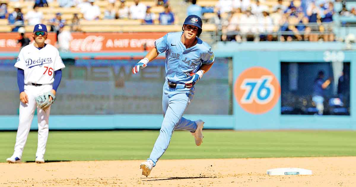 Azulejos evita la barrida con un cierre de juego dramático