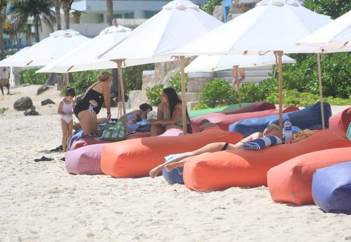 Hotel de Cancún pide permiso para instalar camastros en la playa