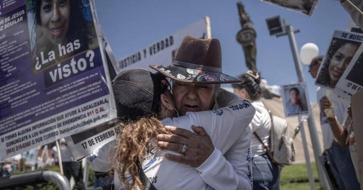 Miles marchan y exigen en México frenar la desaparición forzada: "Cada día hay más desaparecidos"