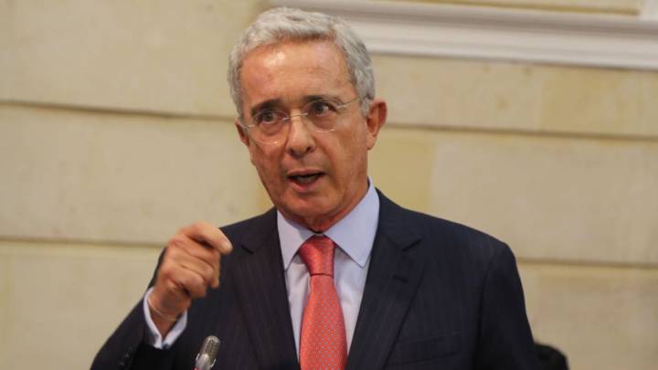 Video | Álvaro Uribe defiende la libertad de prensa en medio de la orden de Petro sobre Canal 1 - Canal 1