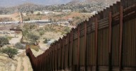 SRE pide no cruzar la frontera de México con Estads Unidos: “¡No expongas tu vida!”