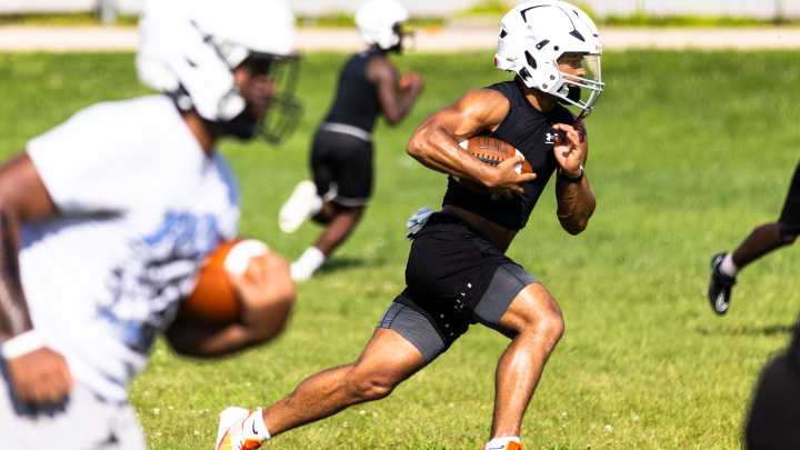 Star running back Gavin Sanders brings hope to winless Auburn