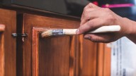 The Kitchen Cabinet Color Trend Completely Taking Over 2025