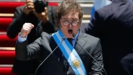 Gobernador de Buenos Aires califica a Milei de "payaso" y de configurar "estafa electoral"