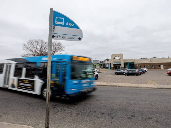 Bus driver charged in Saskatoon parking lot hit and run
