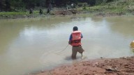 Recuperan cuerpo de adolescente que se ahogó en una laguna de Urique