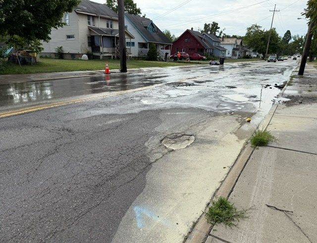 Some residents in Warren experiencing 'severe water main break'