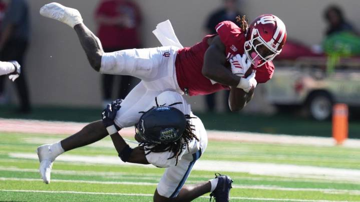 Mendoza leads Indiana to a 27-14 win over Old Dominion