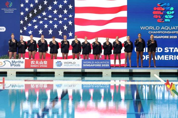 Swimming-United States set world record in mixed 4x100 freestyle relay