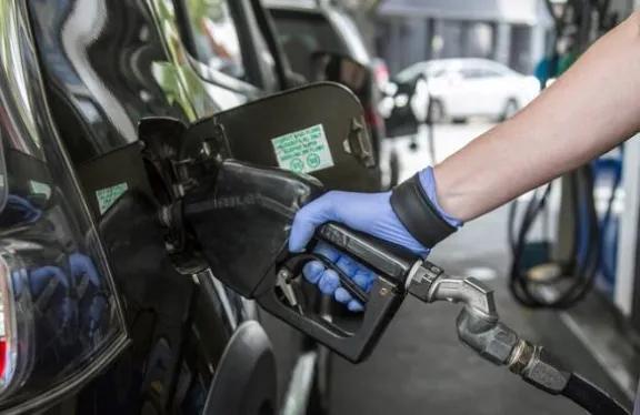 El Gobierno nacional autorizó una nueva suba del impuesto a los combustibles