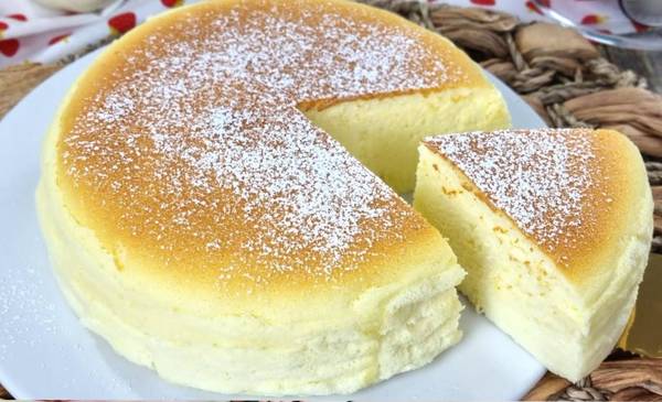 Receta sin azúcar y sin harina de torta nube de limón: no inflama