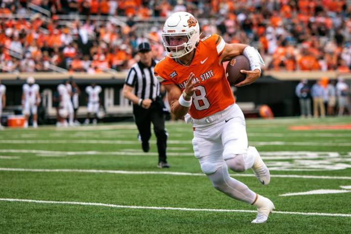 Reports: Oklahoma State QB Hauss Hejny out with broken foot