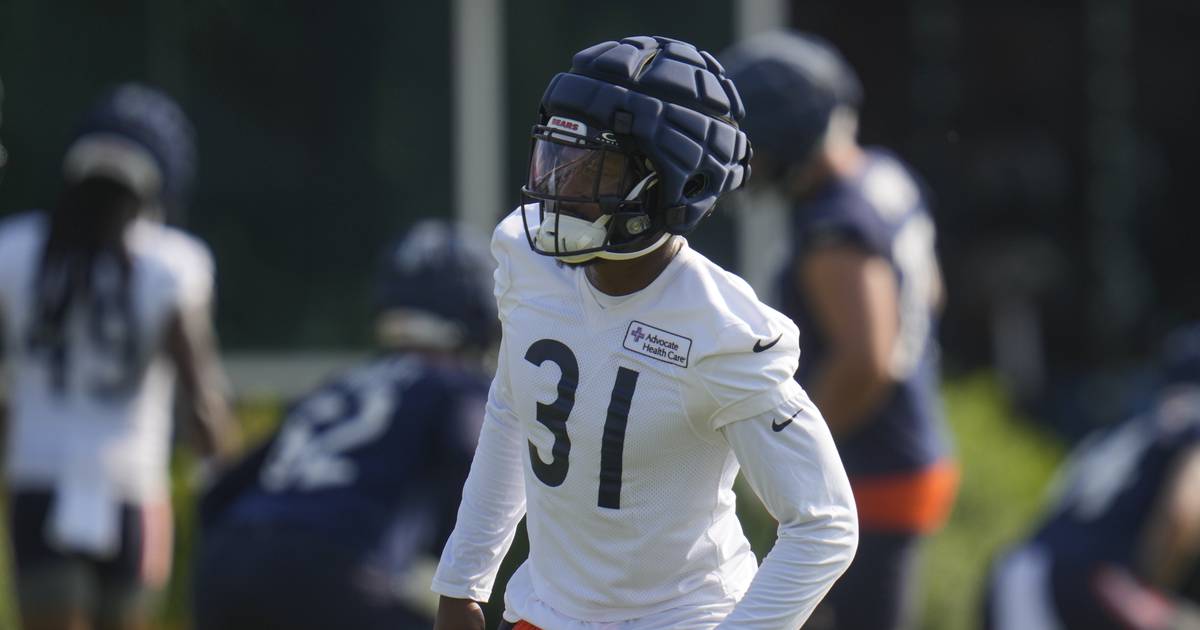 Bears training camp update: Defense mirrors Ben Johnson’s intensity in Dolphins joint practice