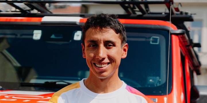 Así fue la ovación a Egan Bernal en la presentación de equipos de la Vuelta a España 2025