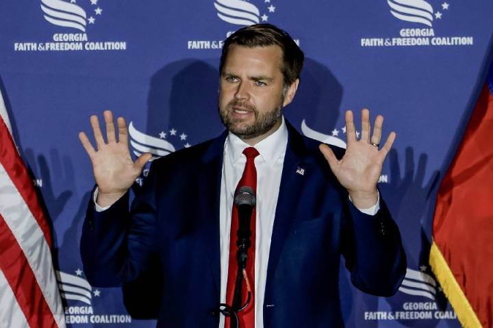 Vance dice que EEUU no descarta poner sanciones a Rusia para alcanzar la paz en Ucrania