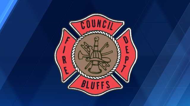 Council Bluffs firefighters rescue 2 teens from house fire