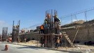 Nuevo accidente en obras del viaducto elevado de Tijuana: lanzadora de dovelas pone en riesgo a obreros
