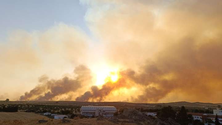 Preocupación por el incendio de Pallares: Villagarcía de la Torre, confinado