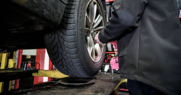 Warning to UK motorists to 'take precautions' as temperatures soar to 30C during heatwave