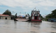 Chalana de más de 20 minutos, de los pocos pasos entre Guárico y Apure (VIDEO)