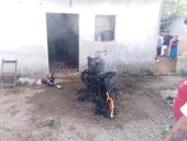 Motocicleta se incendia en Tizimín tras derrame de gasolina