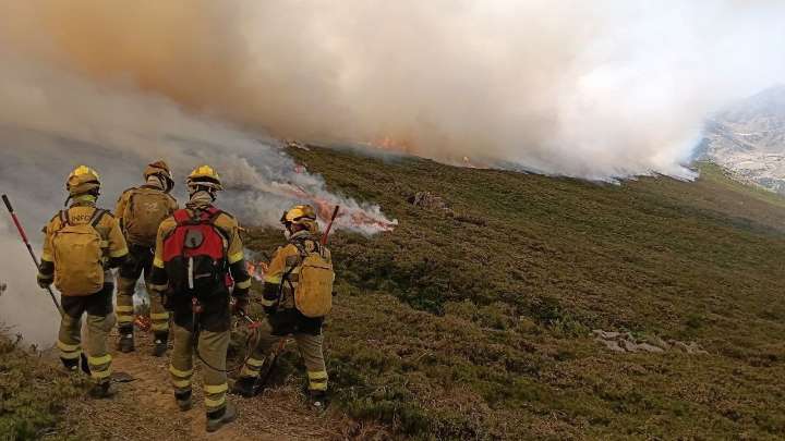 Castela e León, pendente da posible entrada dos incendios de Ourense e Cáceres