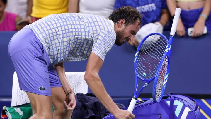 Daniil Medvedev fined $42,500 for racket smash, umpire tirade at US Open
