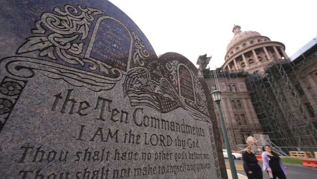 Texas Judge Blocks Ten Commandments in Schools