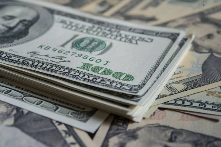 Minuto a minuto. ¿A cuánto cotiza el dólar blue y el oficial este lunes 25 de agosto?