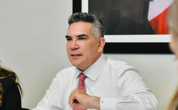‘Alito’ Moreno denuncia a Nicolás Maduro ante la FGR