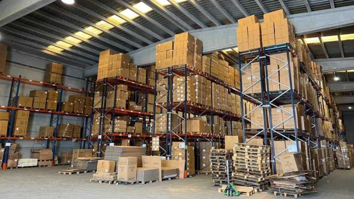 La Policía desmantela un clan criminal dedicado a la venta de muebles de lujo falsificados