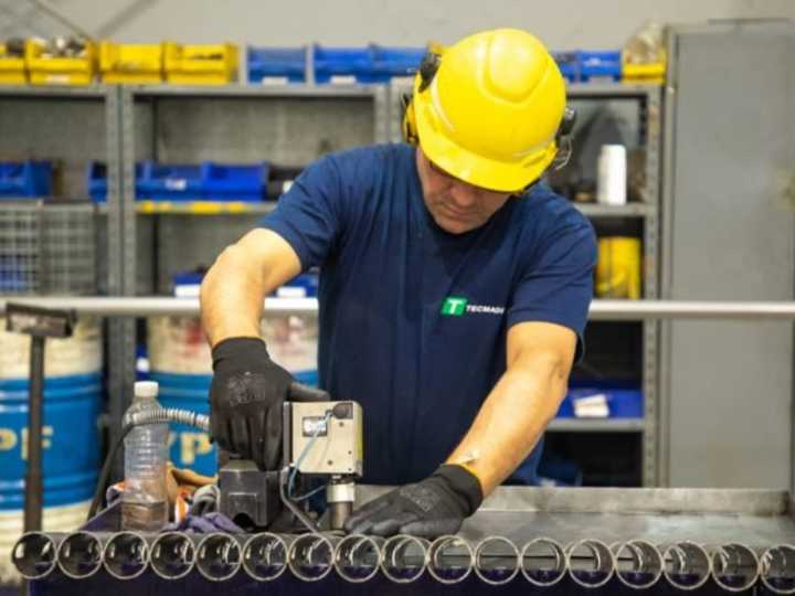 Las empresas buscan atajos para evitar las altas tasas y hay alerta por el impacto en proyectos de inversión