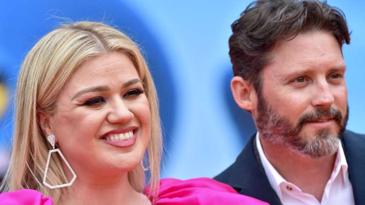 Kelly Clarkson Is Almost Unrecognizable In Wedding Pics With Ex Brandon Blackstock
