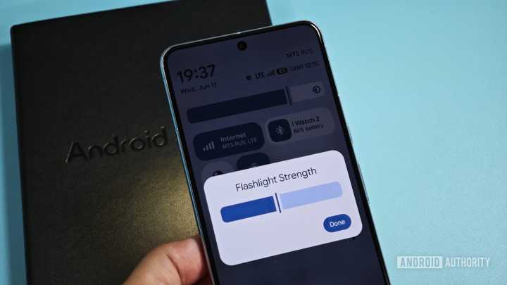 Android finally lets you control your Pixel phone’s flashlight brightness