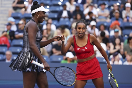 Venus Williams y Leylah Fernandez avanzan a 3ra ronda de dobles femeninos en el US Open