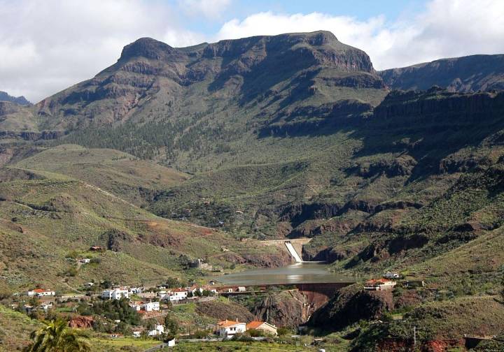 Cuenta atrás para el abasto de agua en Rodeo Alto, Arteara y Ayagaures