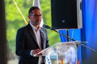 Trabajadores del Minci reciben homenaje por años de servicio